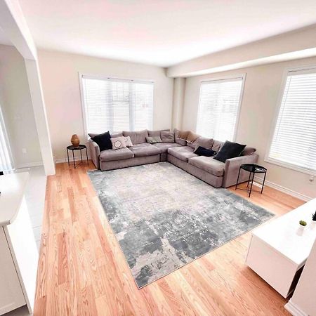 Large 5 Bedroom Newly Built Home Sleeps 12 Persons Thorold Eksteriør billede