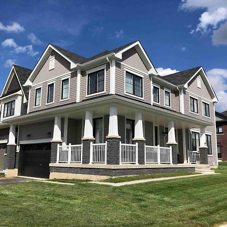 Large 5 Bedroom Newly Built Home Sleeps 12 Persons Thorold Eksteriør billede