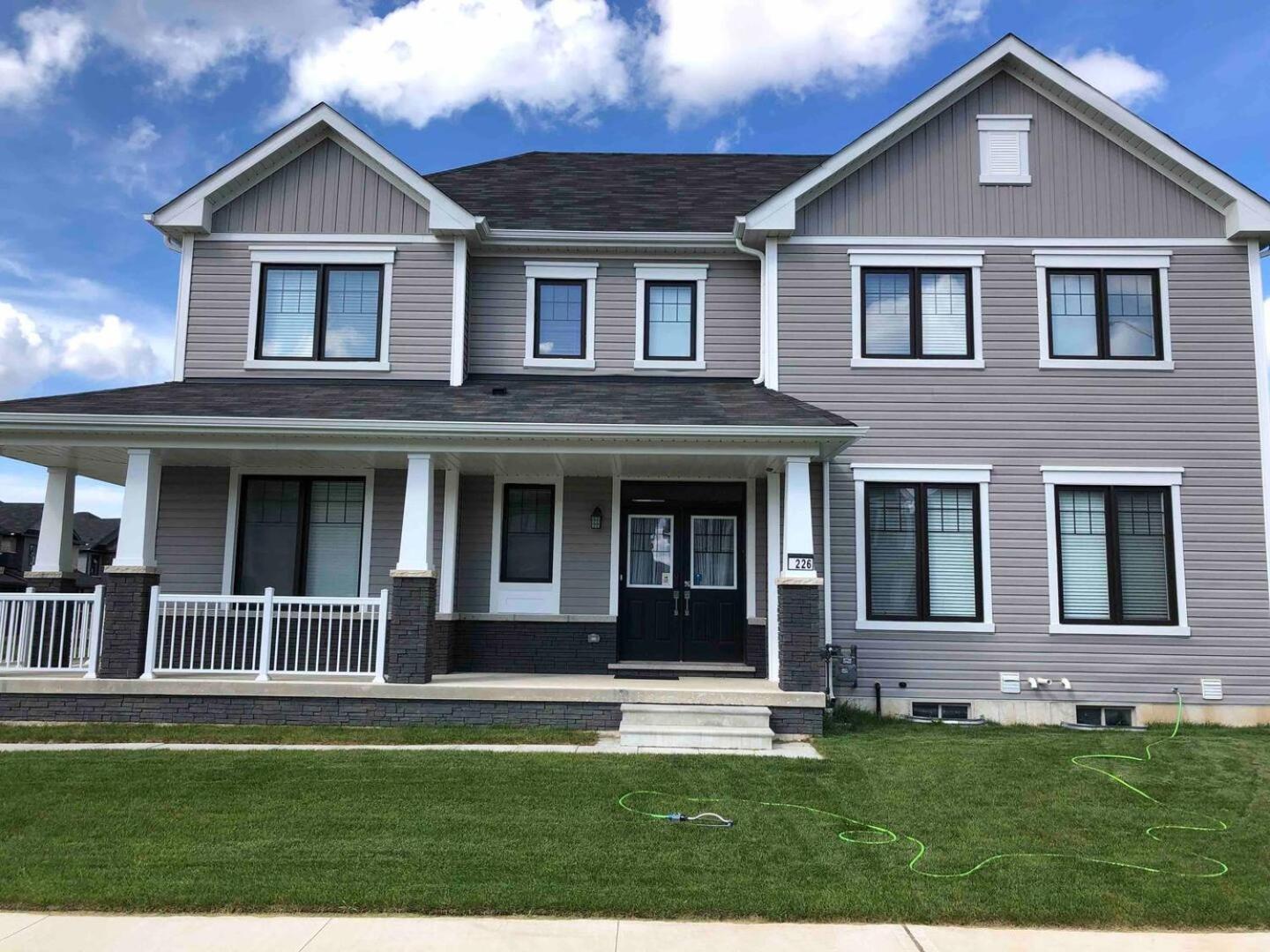 Large 5 Bedroom Newly Built Home Sleeps 12 Persons Thorold Eksteriør billede