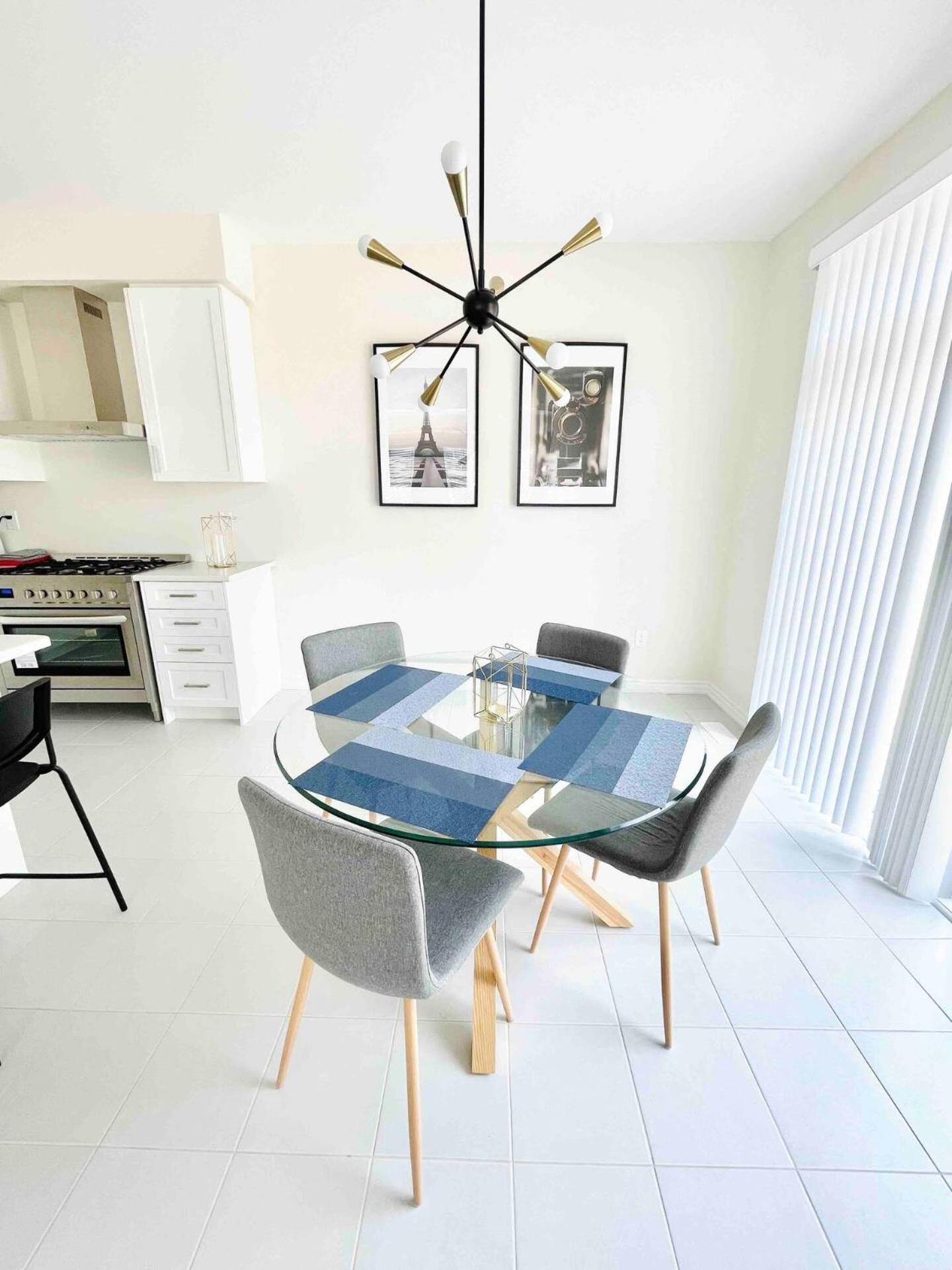Large 5 Bedroom Newly Built Home Sleeps 12 Persons Thorold Eksteriør billede